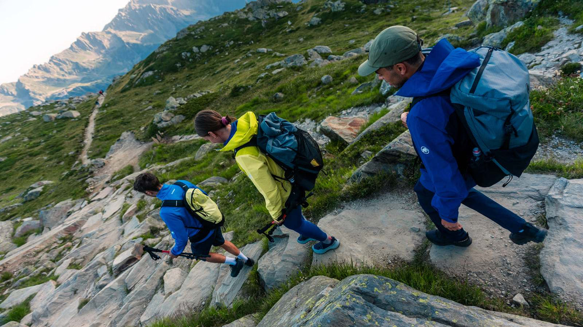 What to wear for hiking in winter? » the ultimate guide