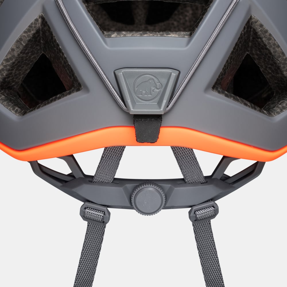 Crag Sender Helmet in titanium - detail view 4